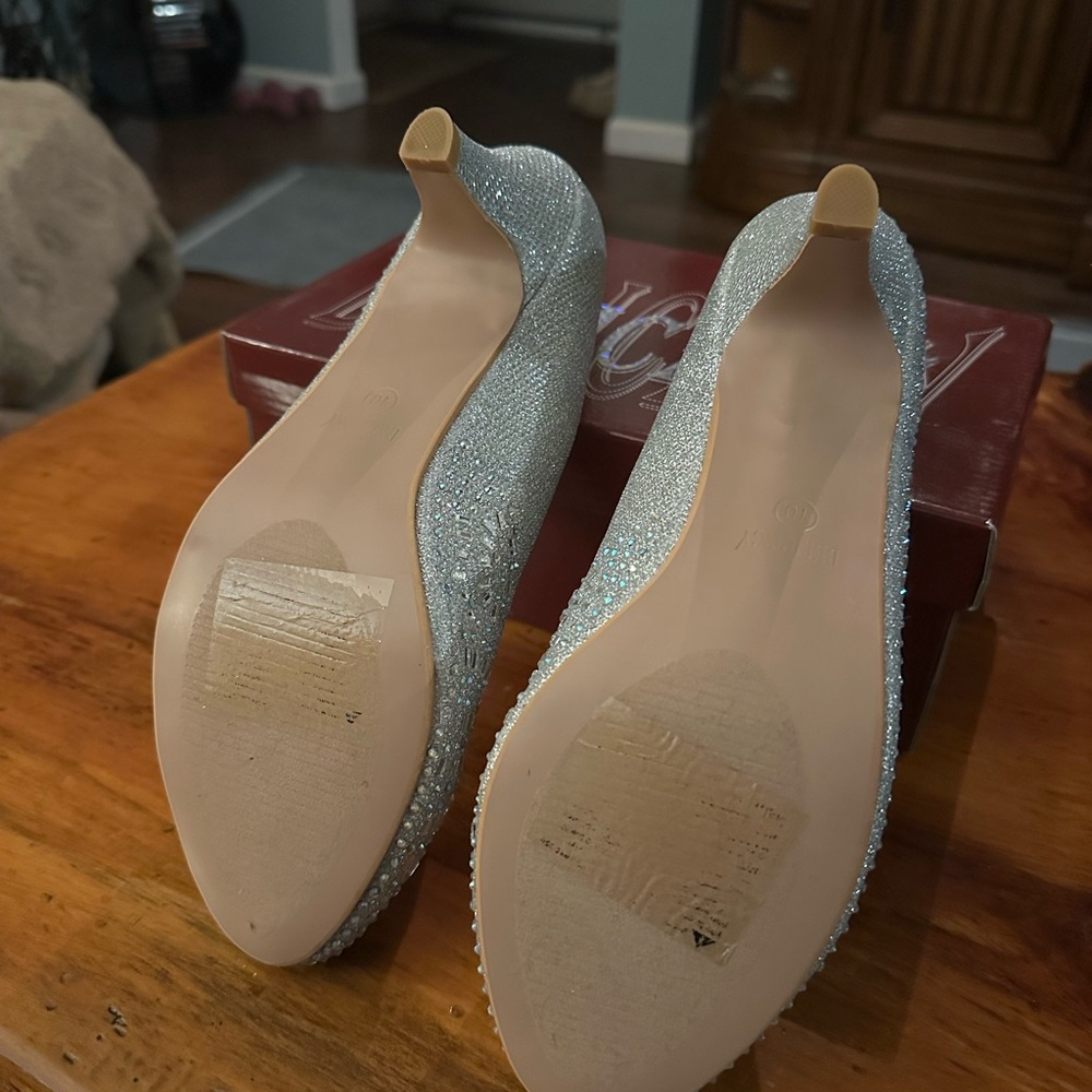 Delicacy Silver Glitter Rhinestone Kitten Heels, Size 10 - Picture 4 of 5